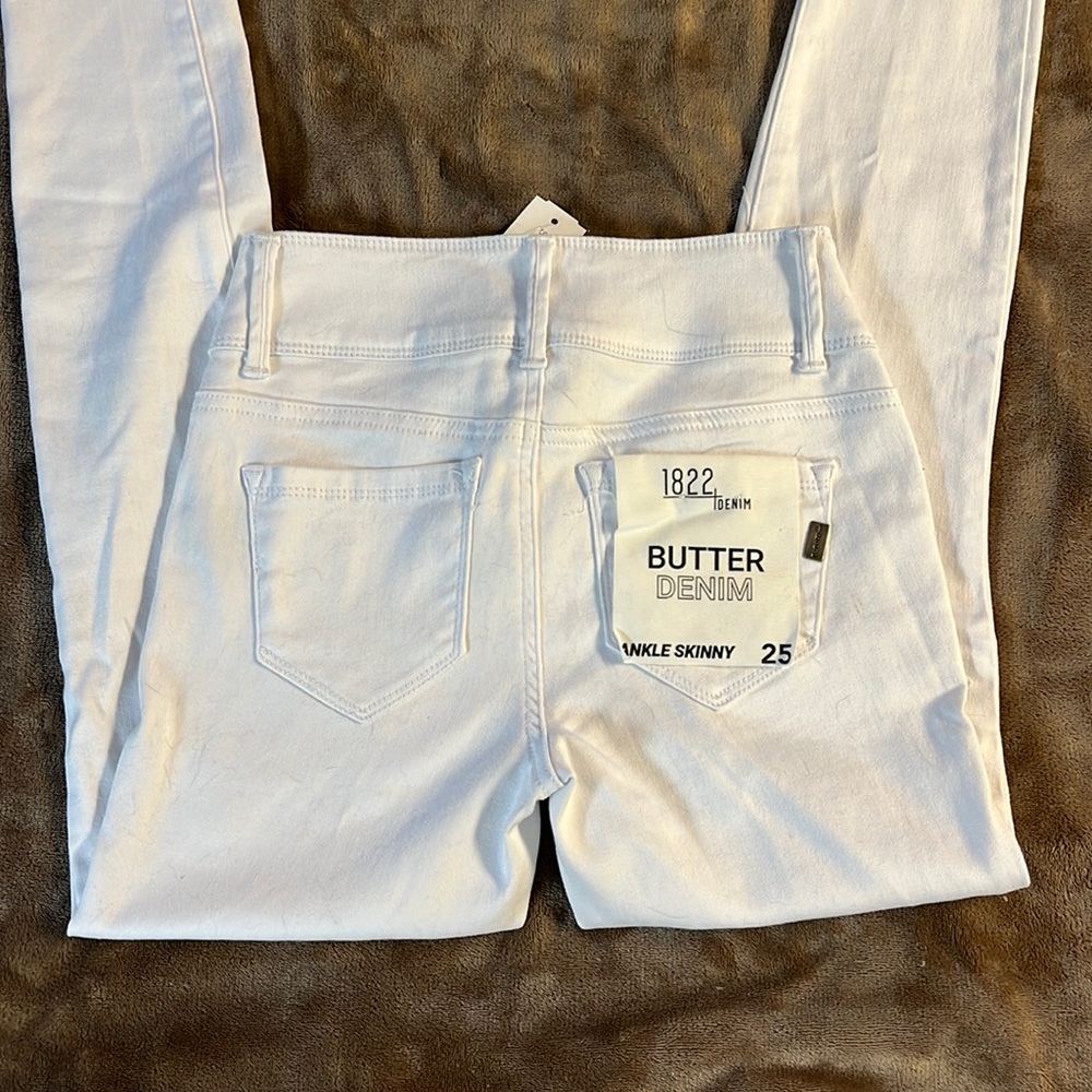 1822 Denim White Ankle Skinny